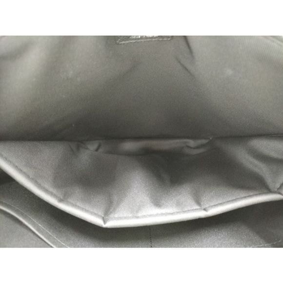 Louis Vuitton Taiga Vertical Shoulder Bag Leather Black - Picture 5 of 5